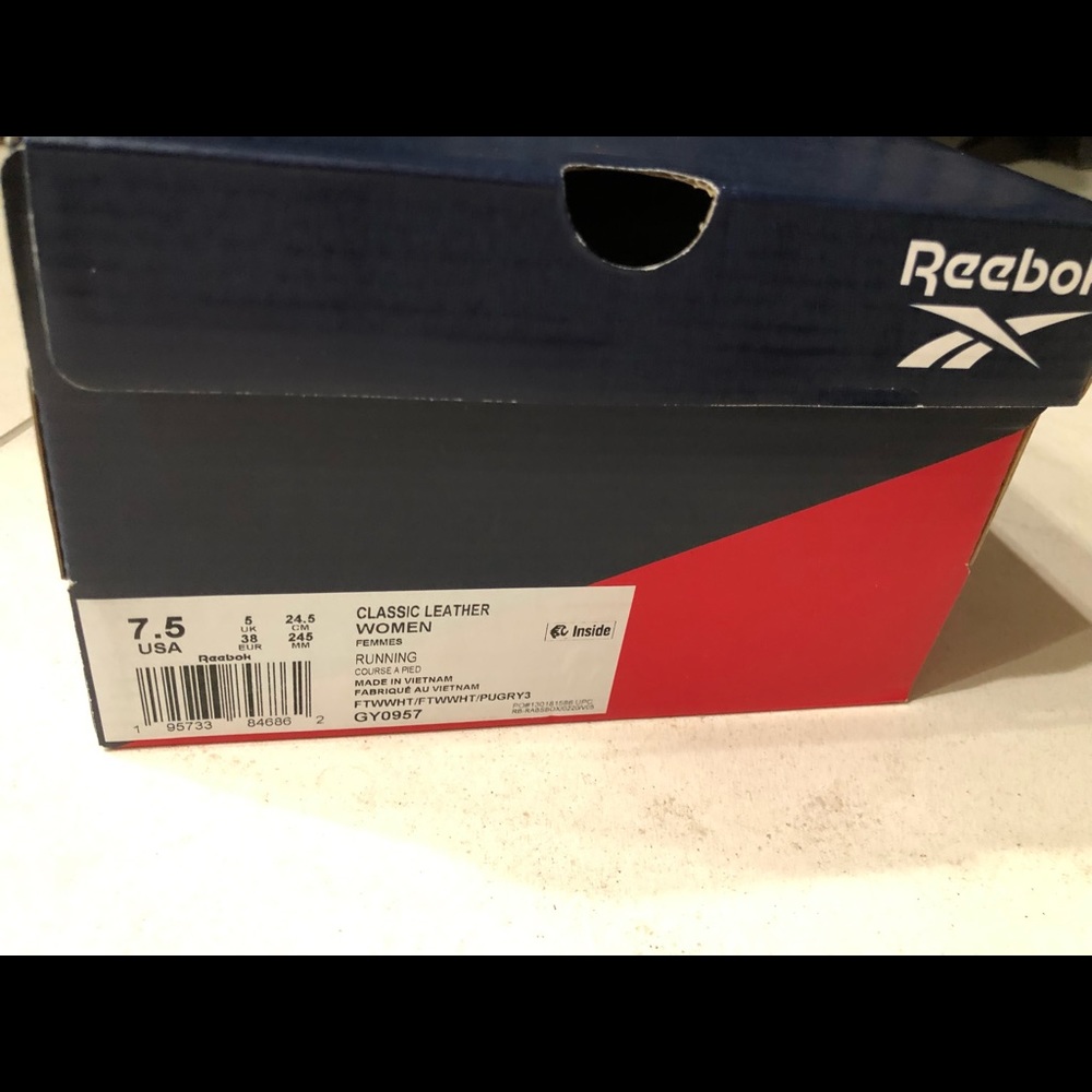 NWT Reebok ladies running shoe - Picture 4 of 4